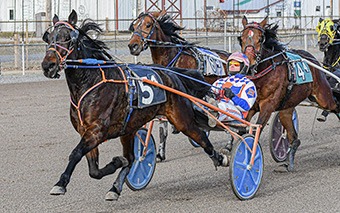 Aaron Hall and winner Jax Spratt