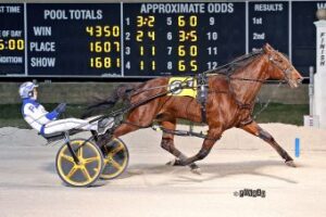 Three Straight at Dayton Raceway For Whatchagonnado – U.S. Trotting News